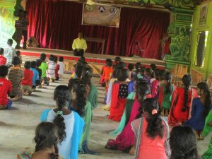 வவுனியா மாவட்டம் தரணிக்குளம் கிராமத்தில் உள்ள  தேவைப்பாடுடைய மாணவா்களுக்கு கற்றல் உபகரணங்கள் வழங்கும் நிகழ்வு