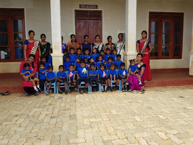 பிள்ளை நிலா முன்பள்ளியில் மாணவர்களுக்கும் ஆசிரியர்களுக்கும் மதிய போசன வழங்கல்