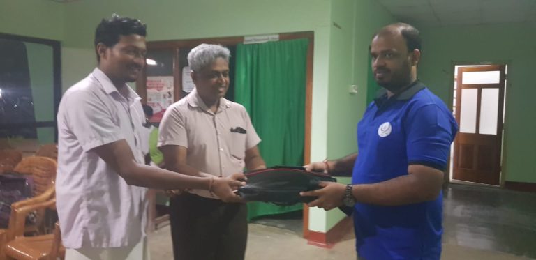 தெல்லிப்பளை வைத்தியசாலைக்கு மடிக்கணினி வழங்கல்