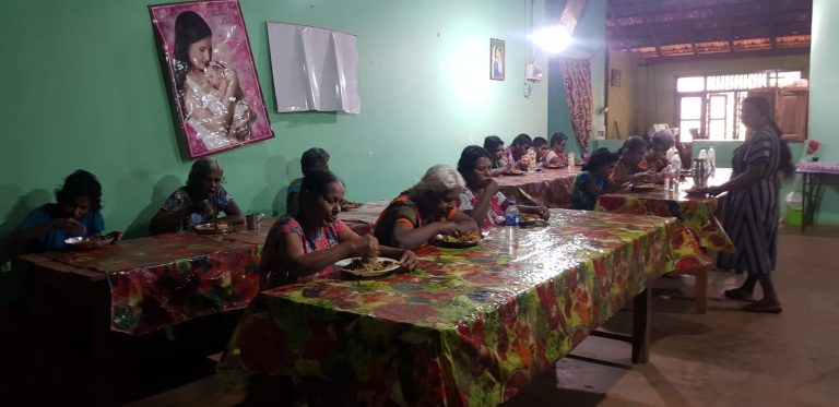 மதிய உணவு