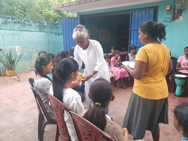 தேநீர் விருந்துபசாரம்