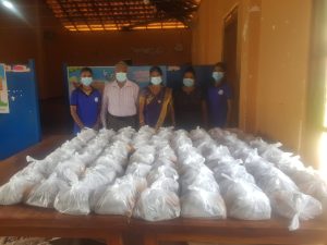 மதிய உணவு வழங்கல்