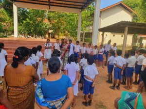 மகேஸ்வரி அம்மாவின் 1ம் ஆண்டு நினைவாக விளையாட்டு உபகரணம் & சீருடை வழங்கல்