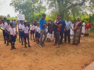 மகேஸ்வரி அம்மாவின் 1ம் ஆண்டு நினைவாக விளையாட்டு உபகரணம் & சீருடை வழங்கல்