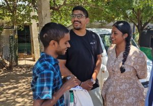 பேசும் கடிகாரம் வழங்கியமை